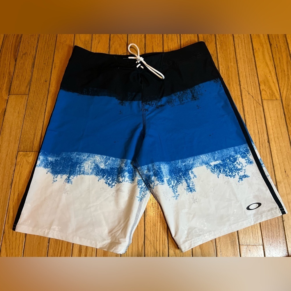 Oakley Color Block Blue Shade Boardshort Size 32